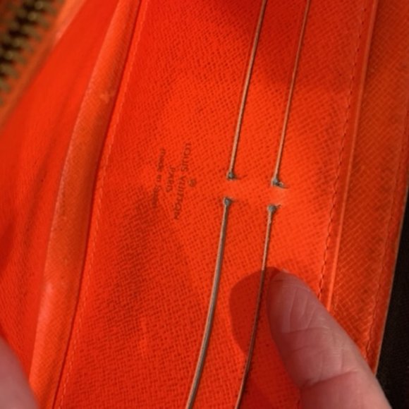 Authentic Louis Vuitton Graffiti zippy wallet case - Picture 9 of 13